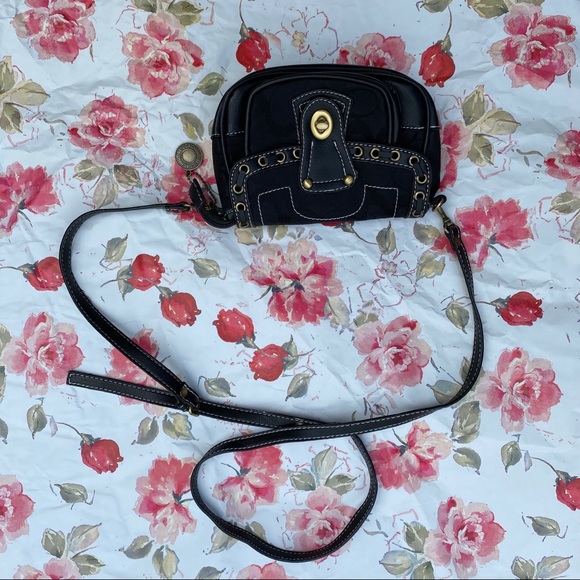 🗝Y2K Coach mini Bag! 🗝 - Picture 2 of 5